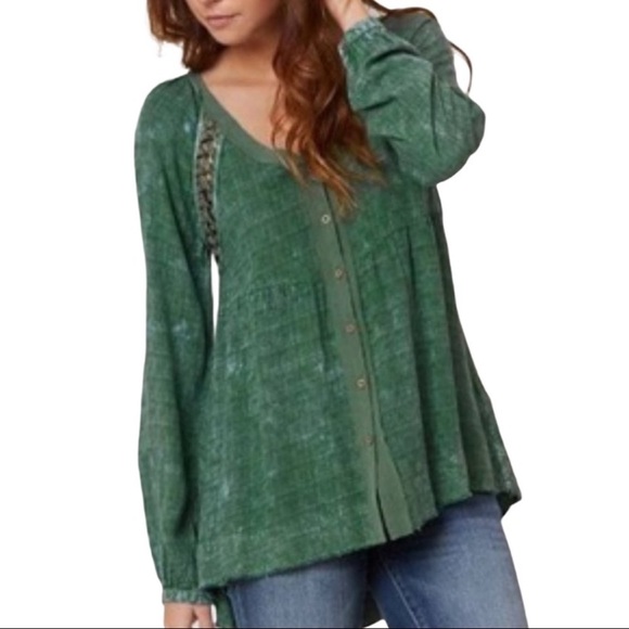 gimmicks by BKE Tops - Gimmicks green light weight Long sleeve blouse Small